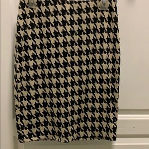 Houndstooth print Knee Length Skirt
